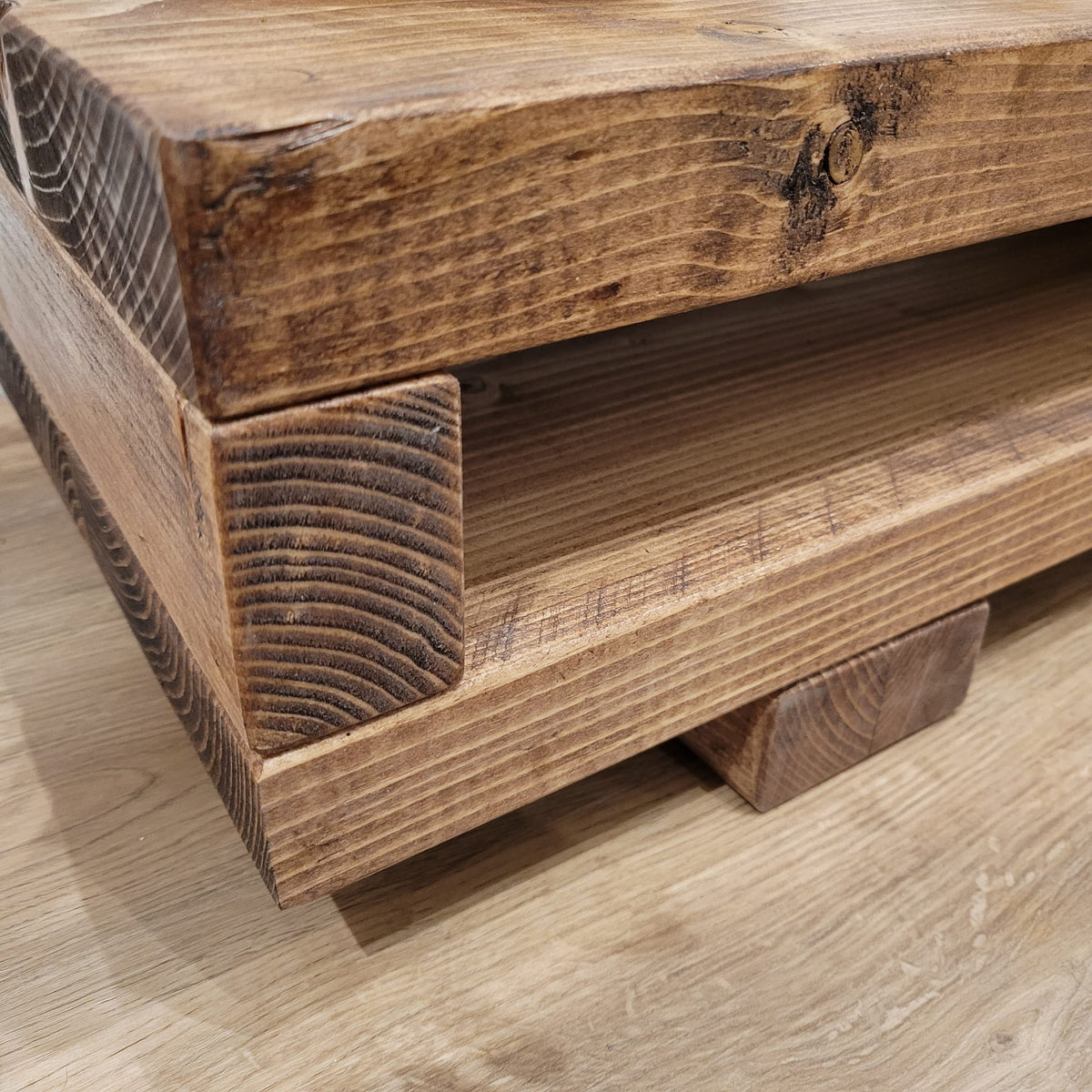 VIOT Low Solid Wood Chunky TV Unit