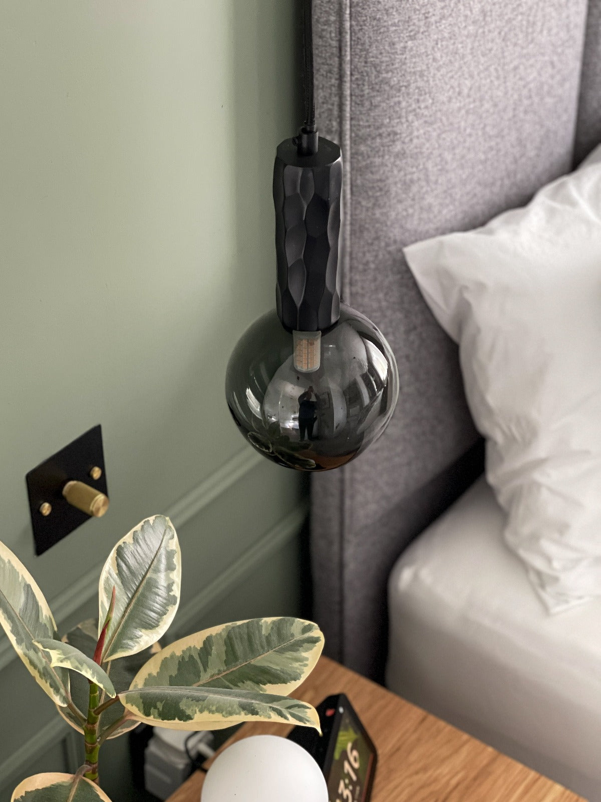 Alex Price - Kyoto pendant light black with smoked glass - KYOTO-PL-BK-S