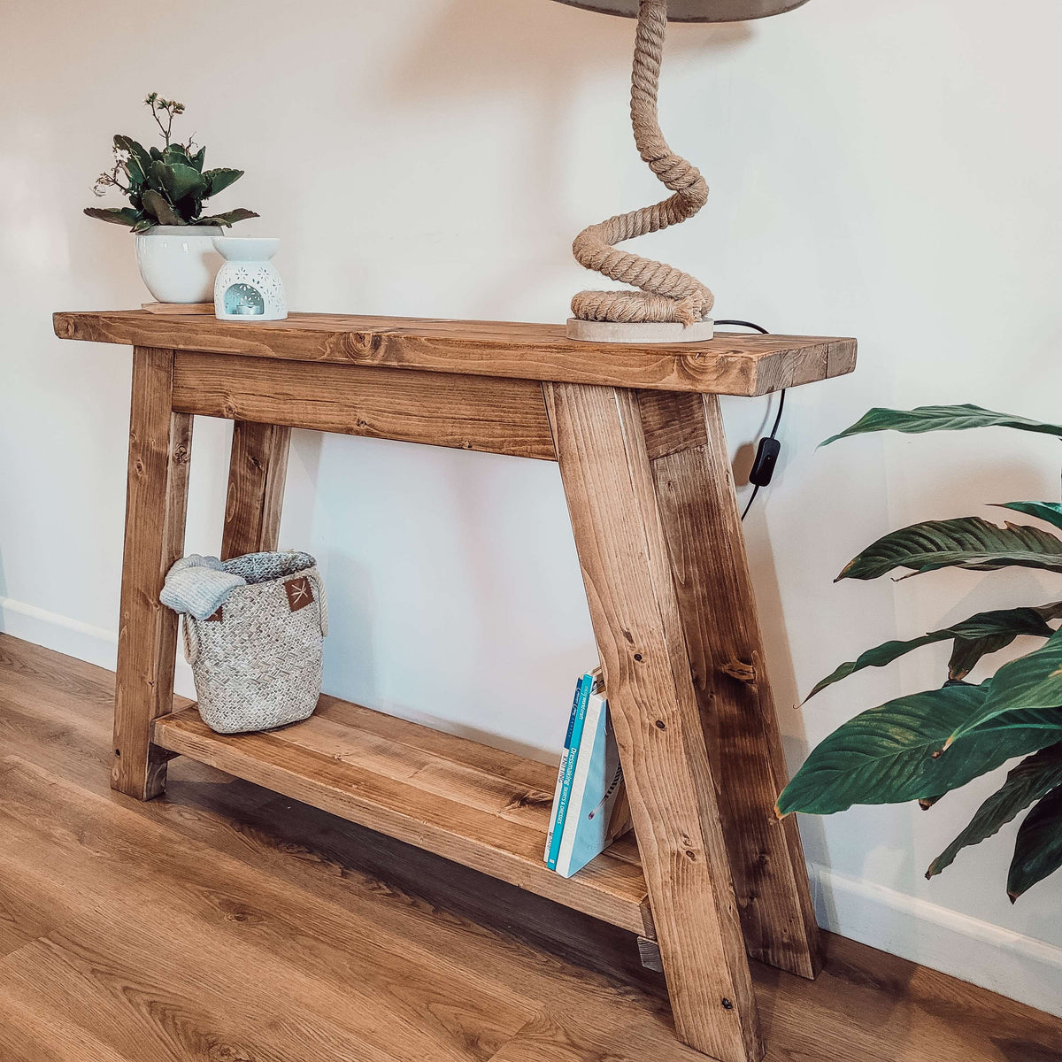 DASI Console Table With Shelf