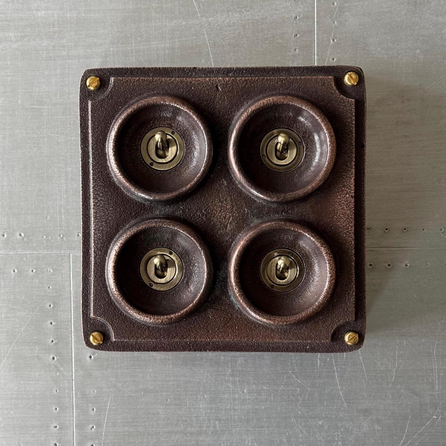 4 Gang 2 Way Antique Copper Metal Surface Mounting Conduit Light Switch