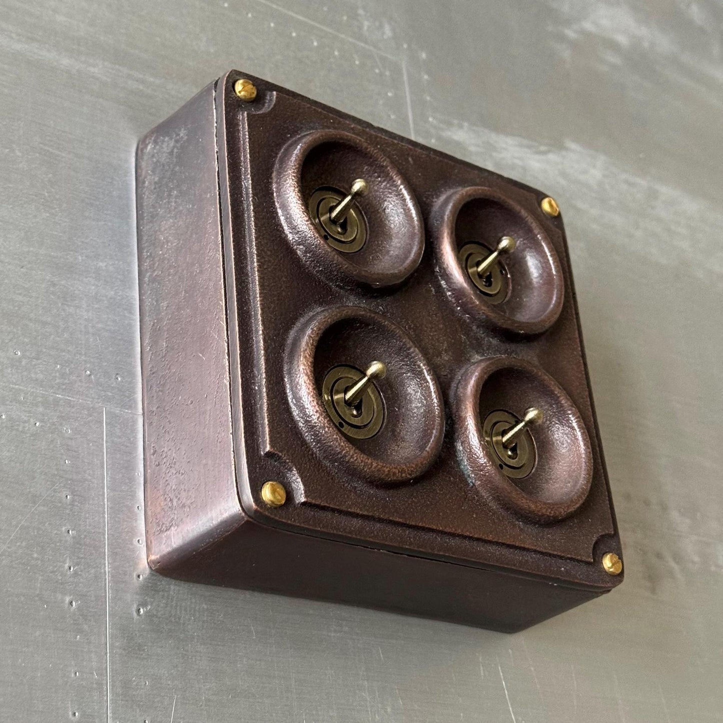 4 Gang 2 Way Antique Copper Metal Surface Mounting Conduit Light Switch