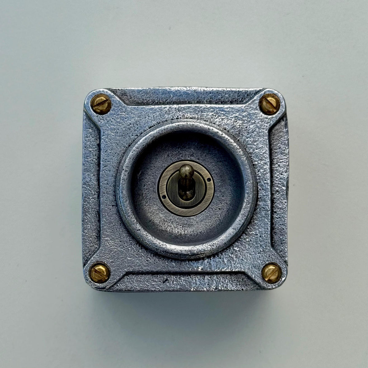 Single Gang Cast Aluminium Conduit Toggle Light Switch | 2 Way 10A